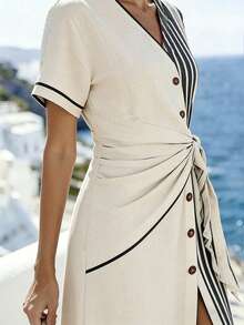 SHEIN Holidaya Abito lungo elegante da donna con scollo a V, maniche corte, asimmetrico, a righe, con patchwork, con fiocco davanti, abiti casual estivi da donna per vacanze, abiti da donna per vacanze in Grecia, abiti nautici da donna, abito Zanea da donna - Albicocca - Visualizzare 4