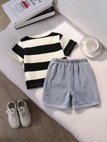 SHEIN Bộ đồ 2 món cho bé trai, gồm áo thun ngắn tay kẻ sọc đen trắng dễ thương và quần short denim, thích hợp cho mùa xuân/hè. - Đen và trắng - Xem 2