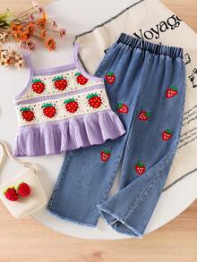 SHEIN 2 peças/Conjunto Meninas (Pequeno) Regata com Babados Texturizados de Morango e Calça Jeans com Bolso Bordado de Morango, Conjunto de Férias de Verão - Roxo - Visão 3