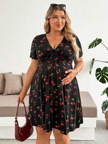 SHEIN Plus Size Maternity Cherry Print Front Tie Short Sleeve Dress, Vacation Summer Dresses Vacation Outfits Floral Dress Baby Shower - Black - View 4