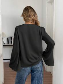 Elyressa Một quý cô dệt nên chiếc áo sơ mi thanh lịch và sành điệu để mặc đi làm vào mùa thu. - màu đen - Xem 2