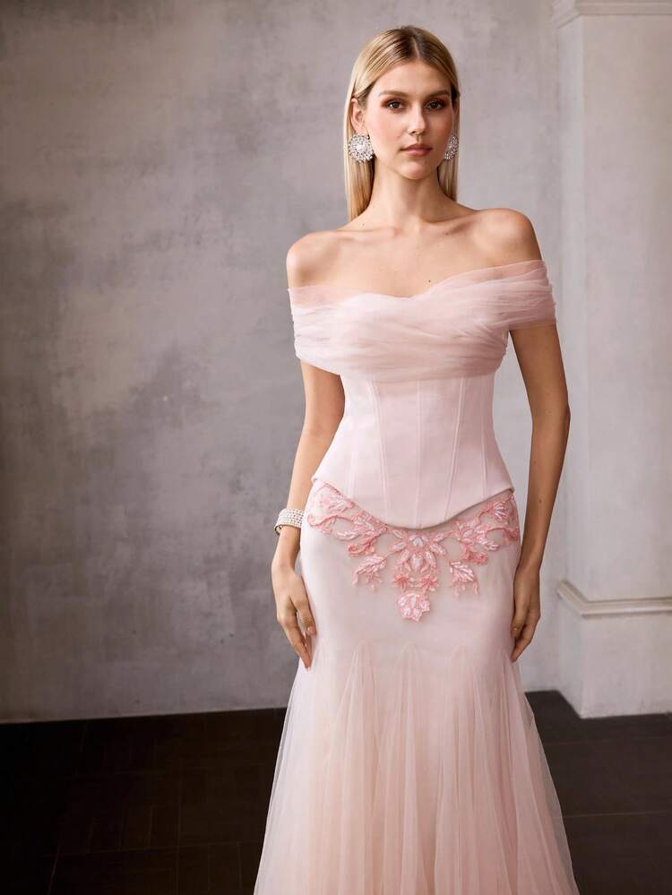 MOTF Soiréza VESTIDO FORMAL LARGO CON BORDADO, CONTRASTE DE MALLA, HOMBROS DESCUBIERTOS Y BAJO DE COLA DE SIRENA PARA MUJER - Rosa Pálido - Añade 4
