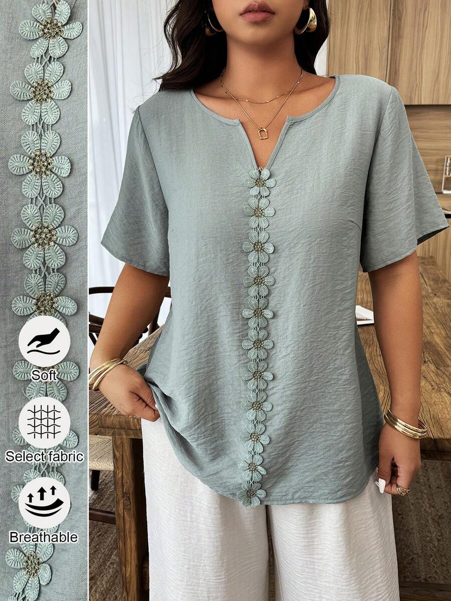 SHEIN Tall CURVE Plus Size Women's Casual Vacation V-Neck Short Sleeve Applique Shirt, Suitable For Daily And Vacation Wear, Spring/Summer - Green - View 1