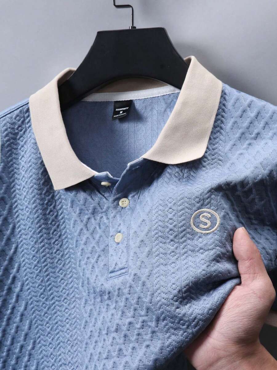 EGENSIO Camisa polo de cuello acanalado con 3 botones, textura jacquard y bordado para hombres - Neblina azul - Ver 1