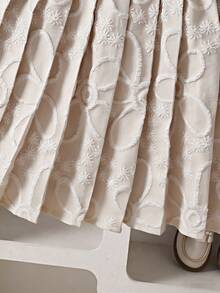 SHEIN Bộ đồ thể thao thường ngày thanh lịch dành cho bé gái: áo khoác cardigan màu trắng bóng, chất liệu jacquard, cài khuy ngọc trai, kết hợp với chân váy xếp ly. - Màu be - Xem 7