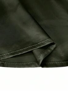 GlowEve CURVE Kemeja Elegan Lengan Panjang Warna Polos Ukuran Besar untuk Wanita - Hijau Tentara - View 5