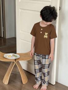 SHEIN Genkimix Kids 两件套男童可爱小熊图案短袖上衣和格子印花长裤休闲睡衣套装 - 彩色 - 查看 5