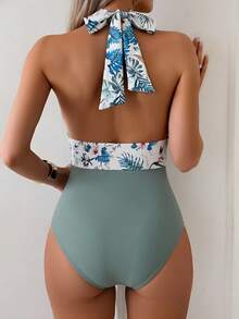 SHEIN Swim Lushore Traje de baño de una pieza con estampado tropical, parches y escote halter sin espalda para mujer - Verde militar - Ver 2