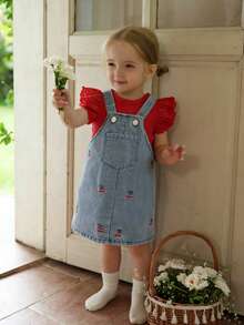 SHEIN Vintaside Kids 女婴两件套套装 - 白色罗纹上衣 + 蓝色牛仔刺绣背带连衣裙（带口袋），适合外出穿着 - 紅色 - 查看 8