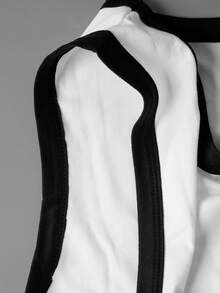 Manfinity Men's Casual Letter & Knight Print Versatile Daily Wear Top - Black and White - View 4