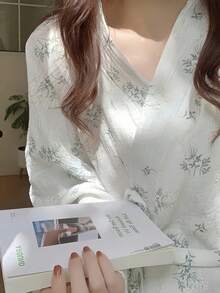 女士一件式长袖印花浴袍睡衣，轻薄透气，适合春秋季穿着，甜美可爱欧美简约风格，清新优雅的森林浪漫温柔风，休闲家居睡衣 - 米色 - 查看 4