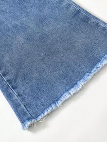 SHEIN Explorewe Quần jeans ống loe cạp cao kiểu retro màu xanh nhạt dành cho bé gái, thiết kế ôm sát với chun co giãn và gấu quần tua rua, phù hợp cho những buổi đi chơi thường ngày và hoạt động ngoài trời. - Rửa trung bình - Xem 8