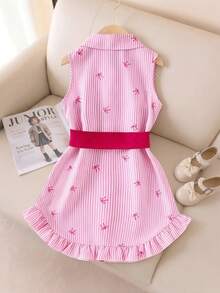 SHEIN Genkimix Kids Đầm sơ mi kiểu phương Tây cho bé gái, có thắt lưng, viền bèo nhún và dây buộc eo, thích hợp cho mùa xuân/hè, kỳ nghỉ, du lịch. - Hồng - Xem 2