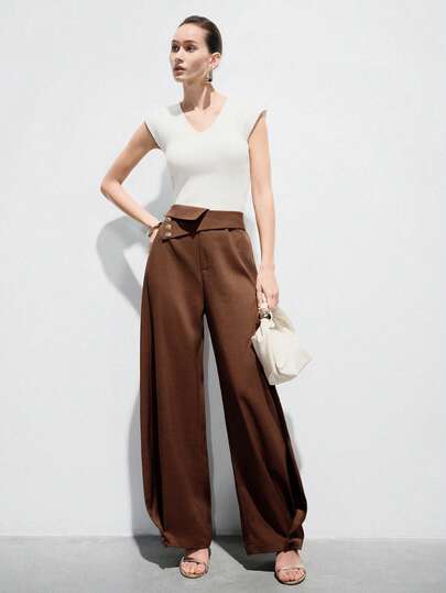 Aveloria Modichic Quần tây kaki thiết kế phá cách, quần ống côn xếp ly phối nhiều mảnh, cạp cao bất đối xứng với khóa kim loại, thiết kế đa năng, phong cách retro hiện đại, thoải mái, thanh lịch tối giản, cao cấp.