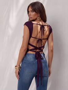 Glamine Charm Áo sơ mi nữ màu tím đậm cổ đổ, dáng bất đối xứng, có dây buộc chéo phía sau và chi tiết thắt eo điều chỉnh được, thích hợp cho câu lạc bộ, tiệc tối, hẹn hò. - Màu tím - Xem 4