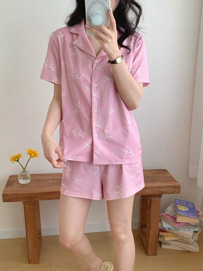 SHEIN 2-Piece Girls Kids Lapel Collar Short Sleeve Shorts Summer Pink Sweet Bow Print Pajamas Set Loungewear Sleepwear Homewear Breathable Lightweight Knit Soft Comfortable Cute Casual Comfy Cozy Matching Set Modern Chic Relaxed Fit For Daily Wear Bedtime And Indoor Relaxation