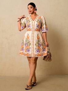 Travachic Vestido corto de mujer talla grande con estampado floral negro, cuello en V, manga corta, cintura ceñida, vestido romántico para vacaciones en una isla a principios de primavera, vestido bohemio - Albaricoque - Ver 4