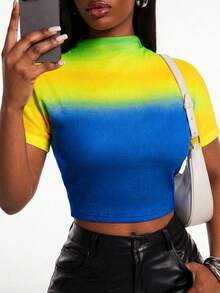 SHEIN SXY قميص قصير مطبوع بطبعة أومبير ملونة مرن محبوك بأكمام قصيرة مناسب للمقاسات الكبيرة - متعدد الألوان - مشاهدة 5