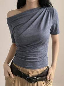 Camiseta blanca de mujer de manga corta, ajustada, con hombro asimétrico y unicolor para salir - Azul - Ver 3