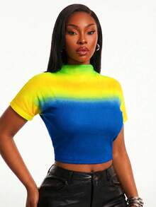 SHEIN SXY قميص قصير مطبوع بطبعة أومبير ملونة مرن محبوك بأكمام قصيرة مناسب للمقاسات الكبيرة - متعدد الألوان - مشاهدة 7