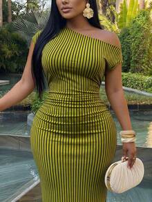 Slaydiva 夏季新款优雅派对及日常白色露肩前褶修身长裙，波浪纹理针织面料 - 綠色 - 查看 6