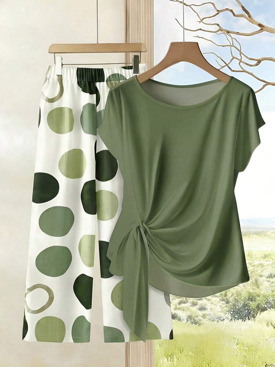 SHEIN Clasi Bộ 2 món gồm áo sơ mi xanh lá cây thắt nơ và quần ống rộng in họa tiết hình học dành cho nữ, thích hợp cho mùa xuân/hè, đi nghỉ mát, đi chơi, mặc hàng ngày. Trang phục thường ngày cho nữ, trang phục mùa hè cho nữ, trang phục mùa xuân cho nữ, áo nữ mùa hè, trang phục mùa xuân cho nữ, trang phục thường ngày cho nữ, áo nữ mới nhất, áo thiết kế, trang phục lễ hội. - Nhiều màu - Xem 1