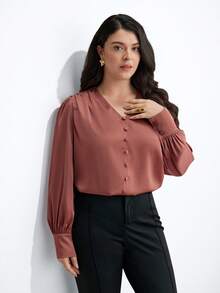 Maija 大码纯色前开襟长袖V领休闲衬衫，适合春夏穿着，可用于春季情人节派对、海滩婚礼、度假、圣帕特里克节等场合。 - 粉色 - 查看 1