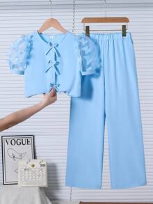 SHEIN Set de 2 piezas: Blusa con mangas abullonadas, decoración de moño y bordado de mariposa en malla elegante, con pantalón recto sencillo. Conjunto casual para uso diario, fiestas y salidas - Azul - Ver 3