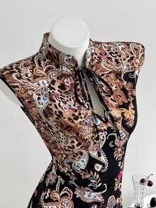 Elamini 女士连衣裙，优雅旗袍领，收腰设计，V领，数码印花 - 黑色 - 查看 3