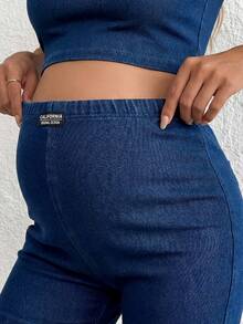 SHEIN 孕妇圆领露脐背心和字母印花牛仔短裤两件套 - 藍色 - 查看 3