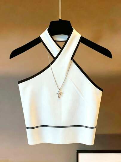 Franclia 女士白色露背吊带上衣，黑色滚边。适合海滩穿着，秋冬季节、办公室休闲穿着，百搭，圣诞节、新年等节日皆宜，时尚百搭，日常休闲穿着亦可，都市教师职业装。