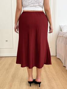 SHEIN EZwear 黑色高腰纯色缎面半身裙，适合派对和约会穿着，春夏款 - 酒紅色 - 查看 2