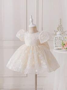SHEIN Glamorique Kids 女婴公主裙，花童裙，夏季礼服，生日派对、婚礼、节日舞会礼服，舞会礼服，超大蝴蝶结，杏色薄纱，3D立体花朵公主裙，中东、欧洲和美洲，四季皆宜 - 杏色 - 查看 1
