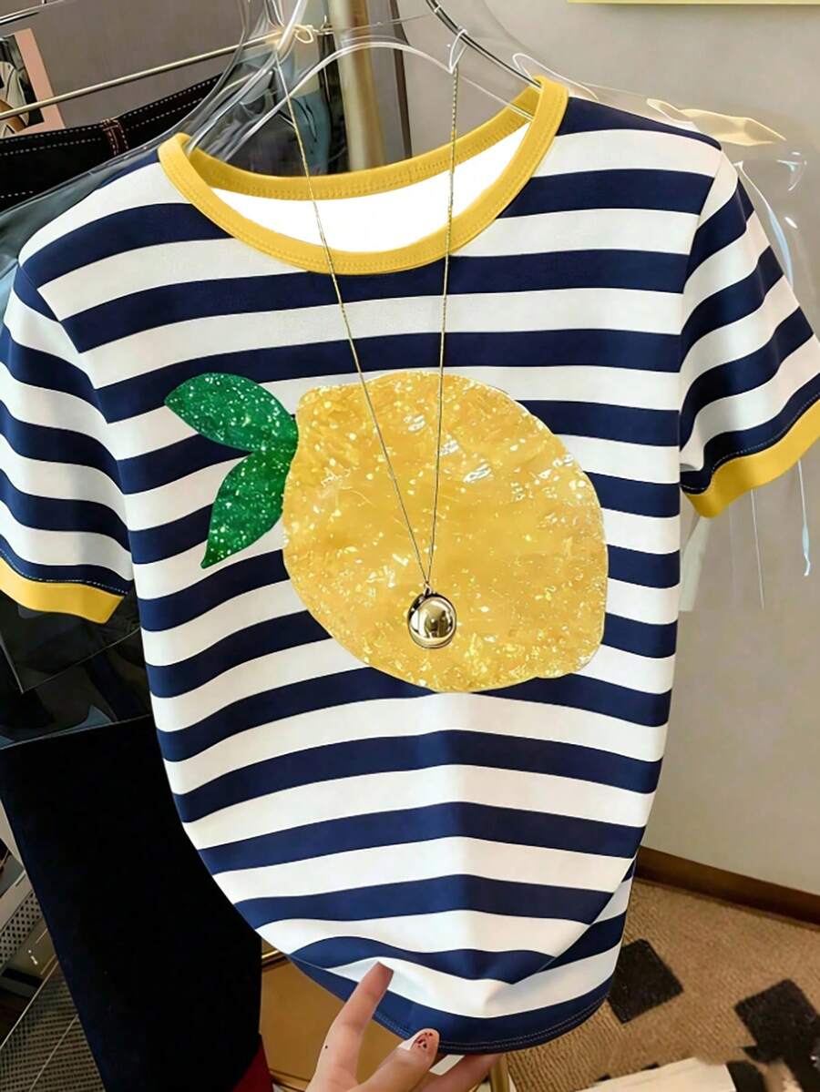少女数码条纹柠檬印花短袖上衣，休闲舒适，适合春夏穿着，百搭夏季单品，可用于户外活动、野餐、街头摄影、度假、送礼和日常穿着。 - 彩色 - 查看 1