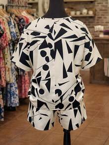 Linhara 2pcs/Set Plus Size Women Geometric Print Round Neck Short Sleeve Top And Bowknot Tie Waist Loose Shorts, Fashionable, Casual And Elegant Summer Outfit - Multicolor - View 2
