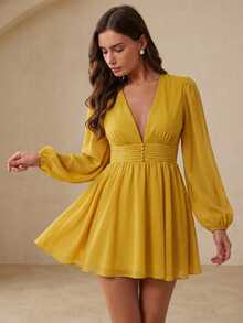 Aveloria Rosie Đầm nghỉ dưỡng phong cách vintage lãng mạn màu be tương phản, in hoa cao cấp, kỹ thuật in kỹ thuật số tinh tế, kiểu dáng đồng quê lãng mạn, phù hợp cho đám cưới, hẹn hò, tụ họp mùa xuân/hè, thiết kế cổ chữ V, trang trí cúc ngọc trai, xếp ly thắt eo, chân váy xòe, chất liệu satin mềm mại. Mùa hè lãng mạn, thiết kế sang trọng may đo riêng. Đầm dài tay thanh lịch kiểu Âu và Mỹ mùa xuân/hè mới, thời trang, đa năng, cổ chữ V, eo thon, xòe, phong cách nghỉ dưỡng. - Màu vàng - Xem 4