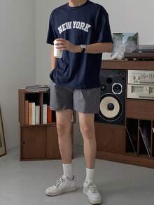 DAZY Playera gráfica con carta escolar para hombre con hombros caídos - Azul Marino - Ver 4