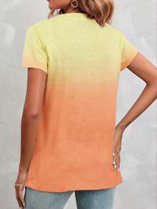 SHEIN LUNE 大码时尚彩色渐变数码印花休闲女式短袖圆领T恤，春夏款 - 彩色 - 查看 2