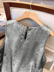 GlowEve CURVE Camiseta sin mangas holgada de cuello redondo de talla grande para mujer, con acabado metálico lujoso, adecuada para uso diario, verano y fiestas - Gris Oscuro - Ver 3
