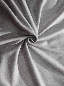 一套睡衣套装，印有瞌睡腊肠犬图案，适合青少年女孩穿着，包括短袖上衣和短裤，采用舒适的针织涤纶面料，宽松版型，可机洗。 - 灰色 - 查看 8