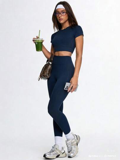 SHEIN Dewbera Conjunto deportivo de top de manga corta y pantalones de unicolor minimalista para uso diario de mujer