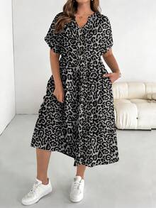 SHEIN Essnce 大码女式豹纹V领短袖休闲连衣裙 - 彩色 - 查看 3