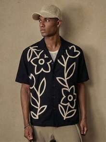 AKNOTIC 男士浅绿色牛油果绿刺绣花卉休闲宽松短袖衬衫，适合年轻人日常穿着、外出、旅行，也是送给男友或老师的礼物。 - 黑色 - 查看 3