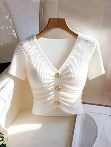 Franclia Áo thun ngắn tay nữ chất liệu nỉ co giãn cao, mềm mại như mây, xếp ly phía trước, trang trí cúc hình nấm, phù hợp cho công sở và mặc hàng ngày thanh lịch. - trắng - Xem 4