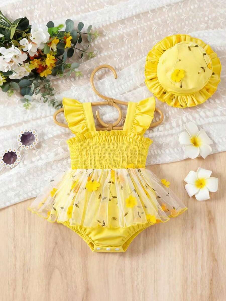 SHEIN Vintaside Kids Babyflicka Semesterlappsmönster 3D Blommig Dekor Mesh Volang Romper Med Mössa - Gul - Visa 1