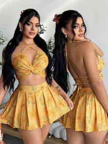 SHEIN SXY Bộ đồ 2 món gợi cảm dành cho nữ: Áo hai dây buộc cổ và chân váy ngắn in hoa. - Màu vàng - Xem 1
