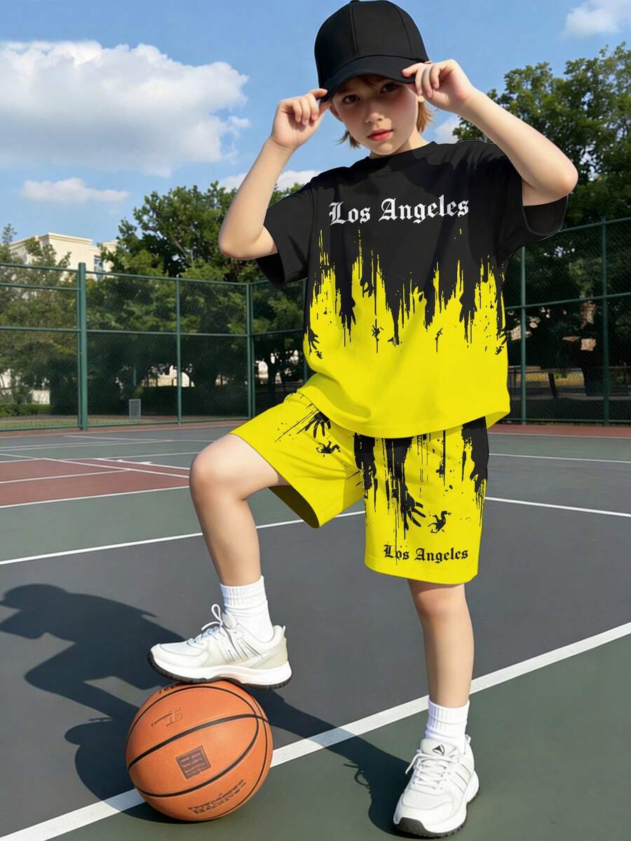 两件套幼儿男童休闲创意个性清新高端黑色泼墨黄色墨水图案字母标语印花短袖T恤和短裤套装,舒适日常穿着,适合春夏季节 - 彩色 - 查看 1