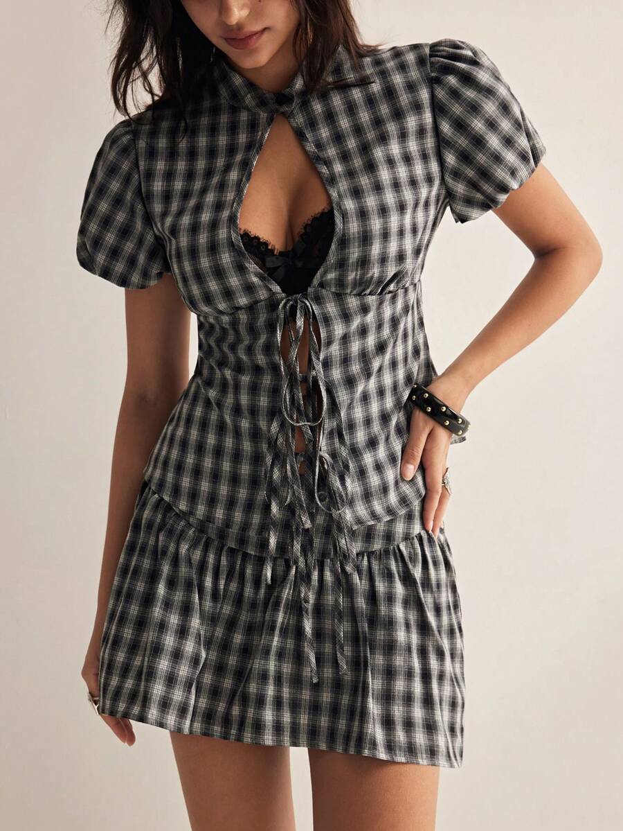 Easelle Conjunto informal de 2 piezas de top de manga corta con nudo y mini falda a cuadros en blanco y negro tejido para mujer - Blanco y Negro - Ver 1