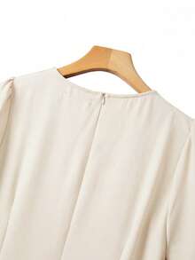 SHEIN Clasi 大码纯色简约休闲圆领短袖连衣裙 - 米色 - 查看 4