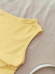 Atasan Crop Top Rajut Putih Kasual Minimalis Motif Polkadot dengan Detail Kerut Asimetris untuk Remaja Perempuan, Cocok untuk Musim Semi/Panas, Gaya yang Dipersonalisasi, Pakaian Sehari-hari - Kuning - View 4